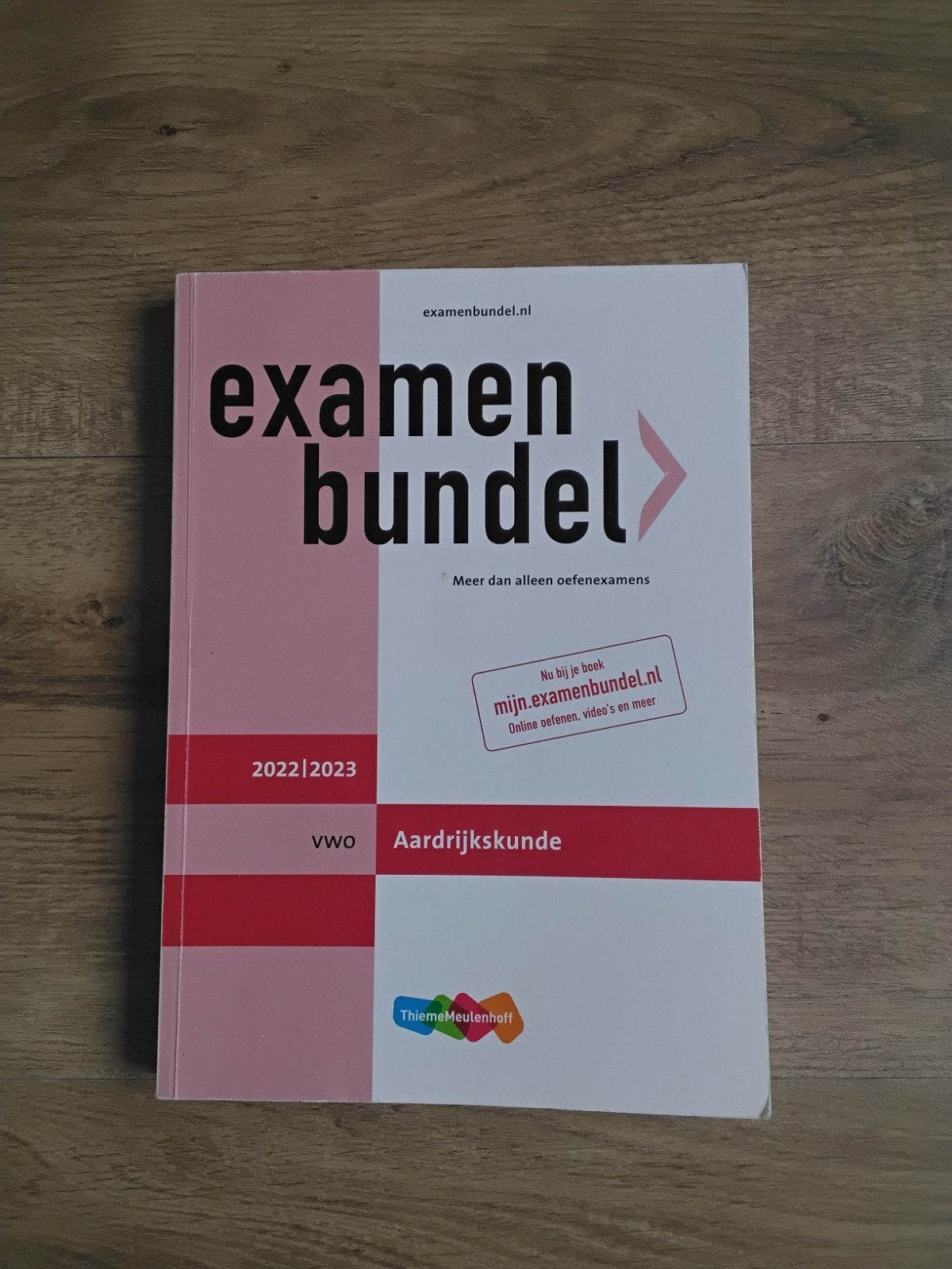 Examenbundel vwo aardrijkskunde 2022-2023, Ophalen of Verzenden, Zo goed als nieuw, VWO, Aardrijkskunde