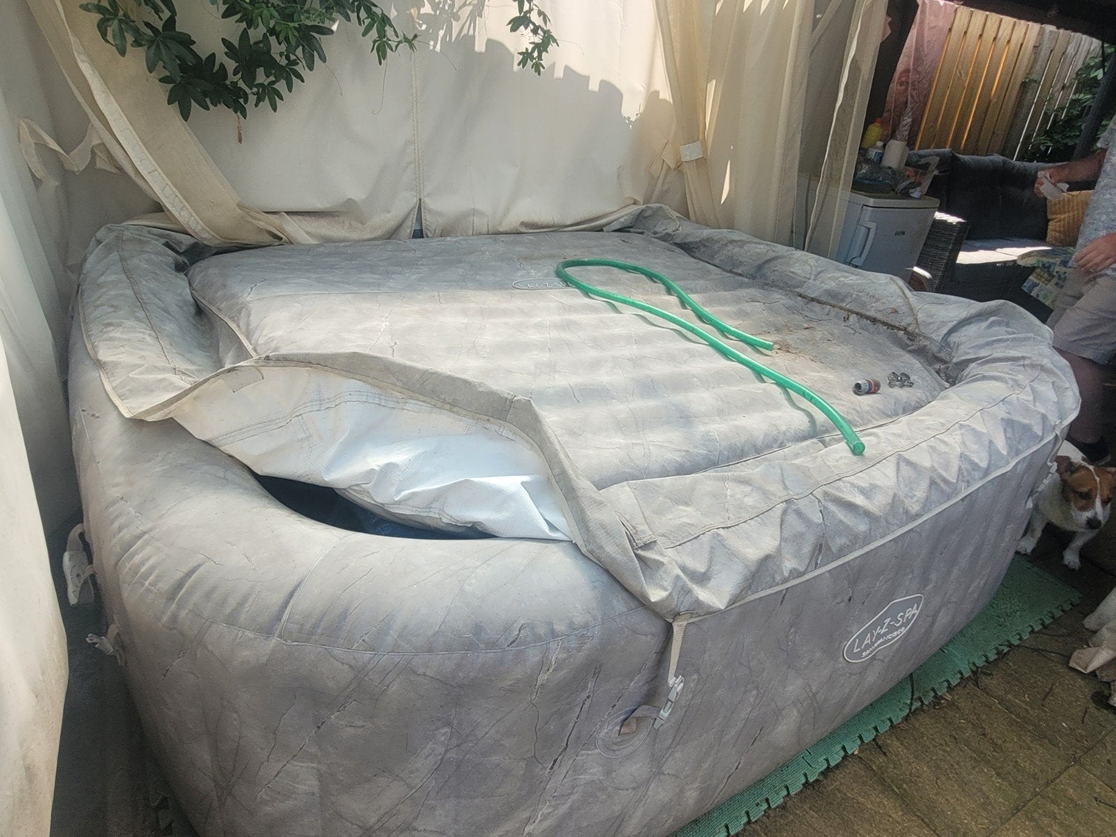 Gebruikte Jacuzzi - Pomp defect, Ophalen of Verzenden, Gebruikt, Afdekzeil, Opblaasbaar