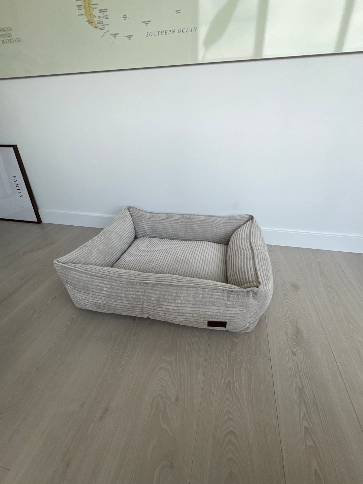 Designed by Lotte Ribbed Hondenmand / kattenmand lichtgrijs, Ophalen, Gebruikt, Stof