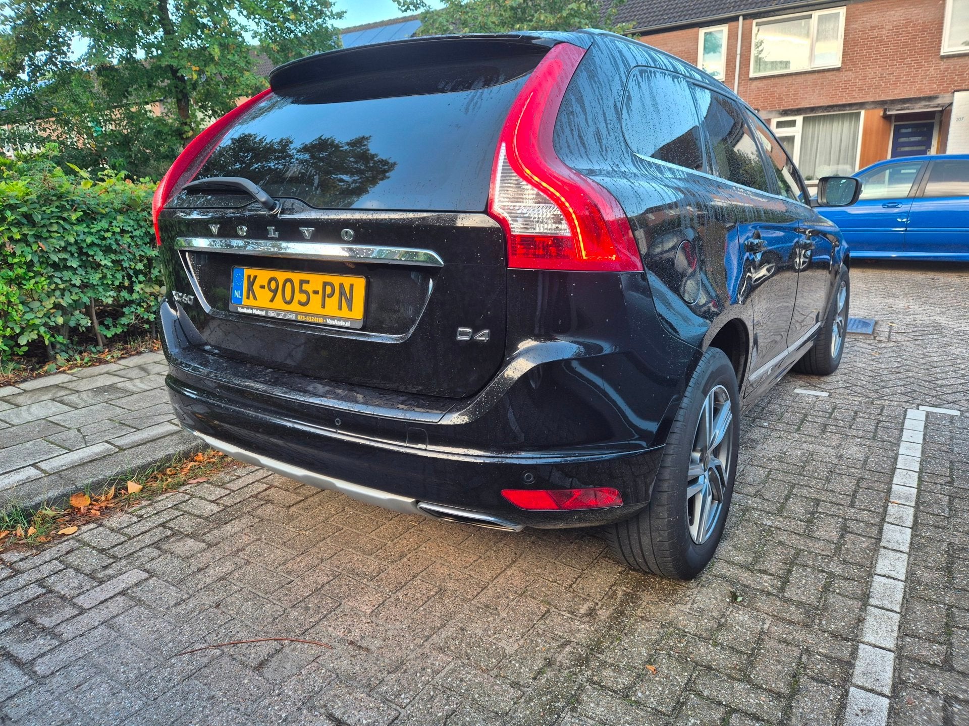 Volvo XC60 2.0 D4 FWD Polar+, full option, nieuwstaat., Dealer onderhouden, 1969 cc, Zwart, Leder