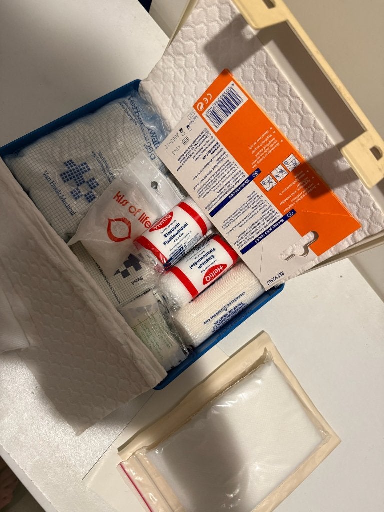 Van Heek Medical verbandtrommel first aid kit compleet, Ophalen of Verzenden, Huis en Inrichting