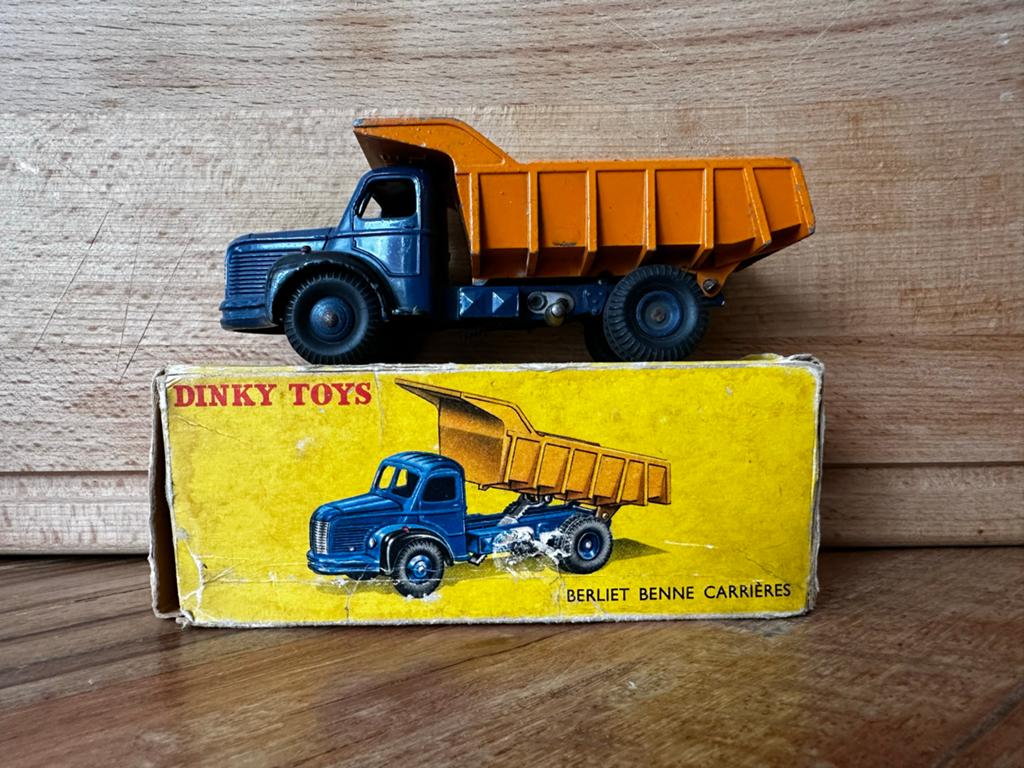 Dinky Toys Berliet Benne Carrières nr 34A, Ophalen of Verzenden, Zo goed als nieuw