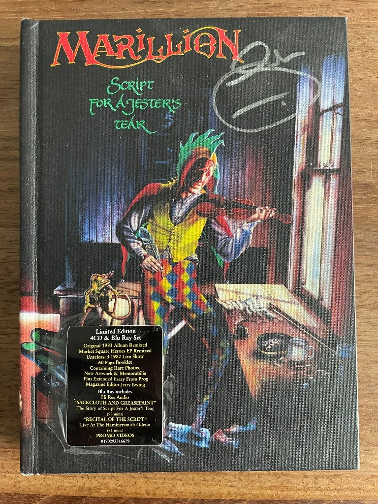 4Cd+BRDvd Marillion Script For Jesters Tear GESIGNEERD FISH, Cd's en Dvd's, Cd's | Rock, Boxset, Ophalen of Verzenden, Zo goed als nieuw