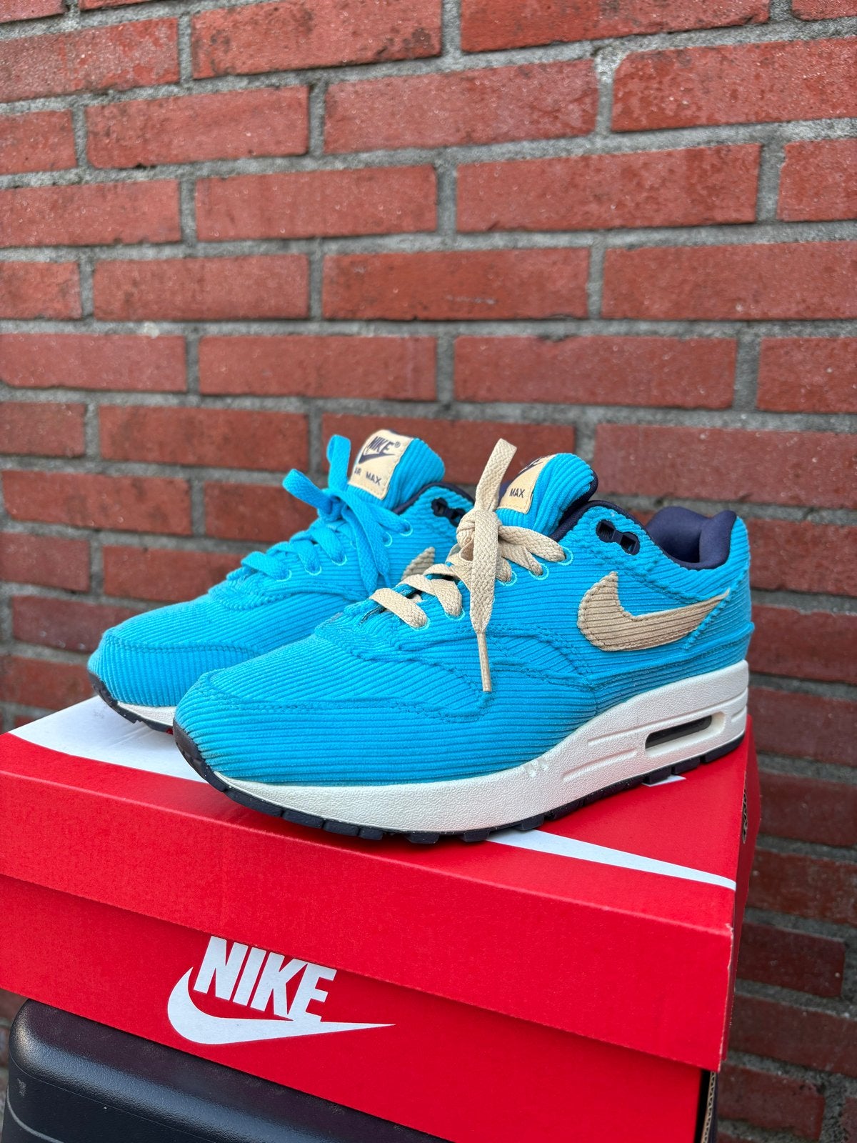 Nike Air Max 1 Corduroy "Koekiemonster" - Maat 38, Blauw, Ophalen of Verzenden, Sneakers of Gympen, Zo goed als nieuw