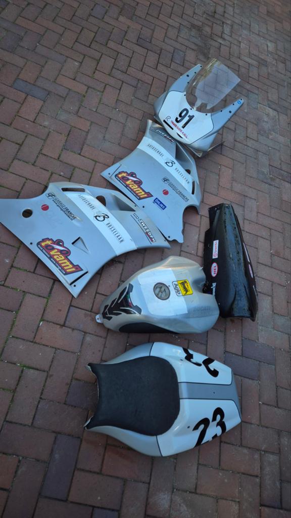 Ducati 748/916/996/998 Racekuipen. Incl tank en benzinepomp., Ophalen, Gebruikt