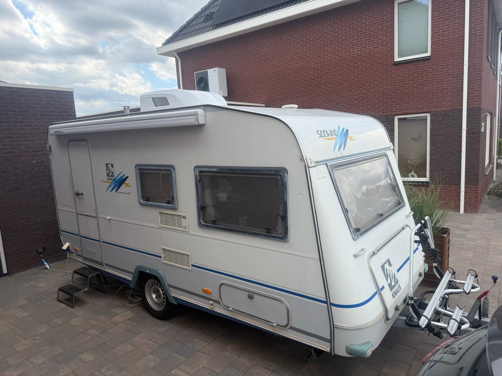 Knaus Sudwind 500 (1998) 3e Eigenaar, Standaardzit, 750 - 1000 kg, Particulier, Lengtebed