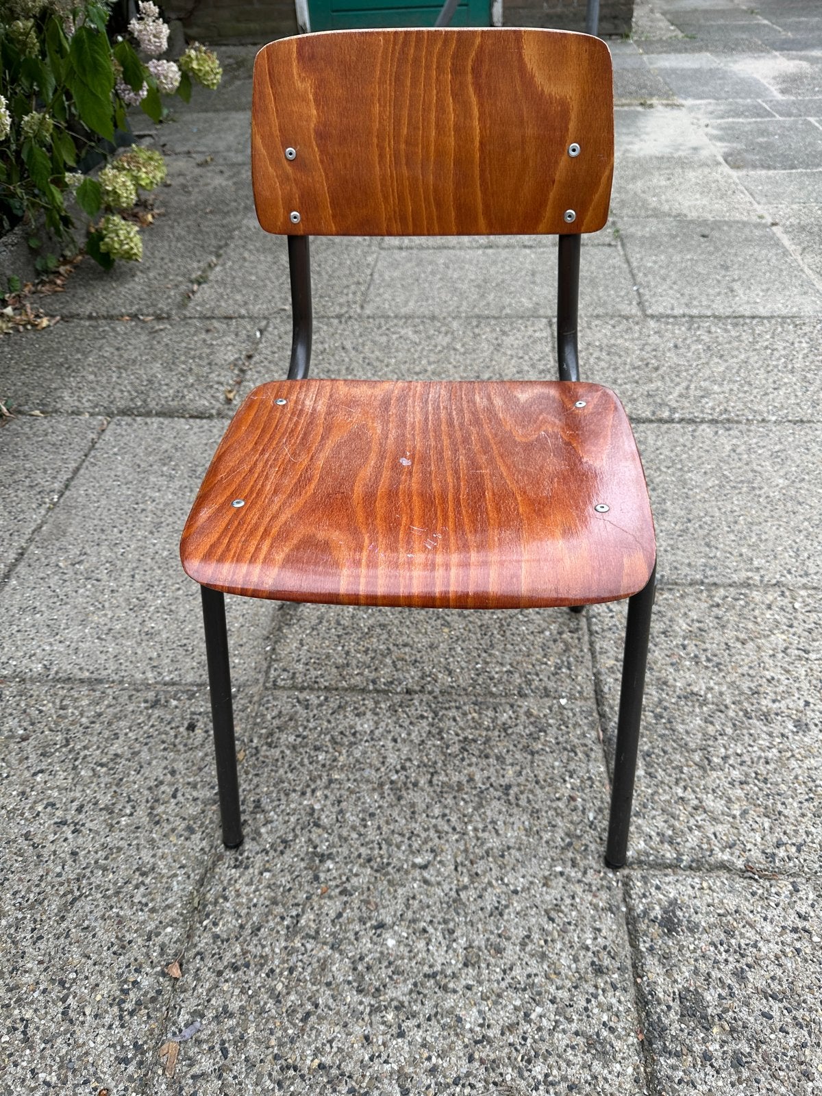 Leuk kleuter stoeltje met houten zitting en rugleuning, Huis en Inrichting, Stoelen, Ophalen, Gebruikt, Bruin, Eén