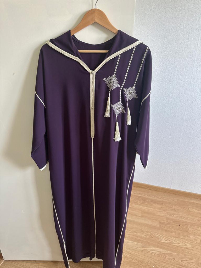 Elegante Marokkaanse Jalaba - Paars met Borduurwerk, Paars, Nieuw, Onder de knie, Ophalen