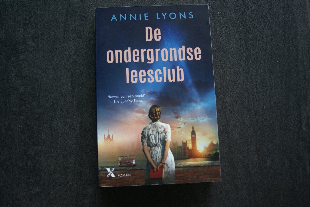 DE ONDERGRONDSE LEESCLUB... Annie Lyons.. (2023), Ophalen of Verzenden, Zo goed als nieuw