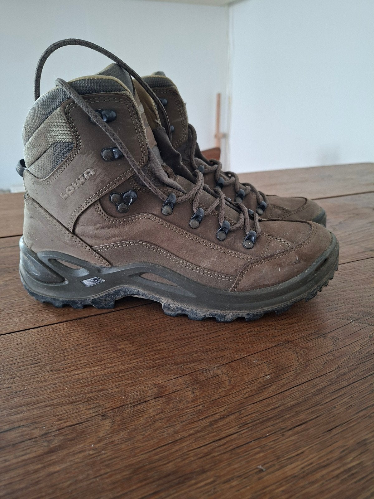 Lowa Renegade LL Mid Ws wandelschoenen  Maat 42 =41, Ophalen of Verzenden, Gebruikt, Schoenen