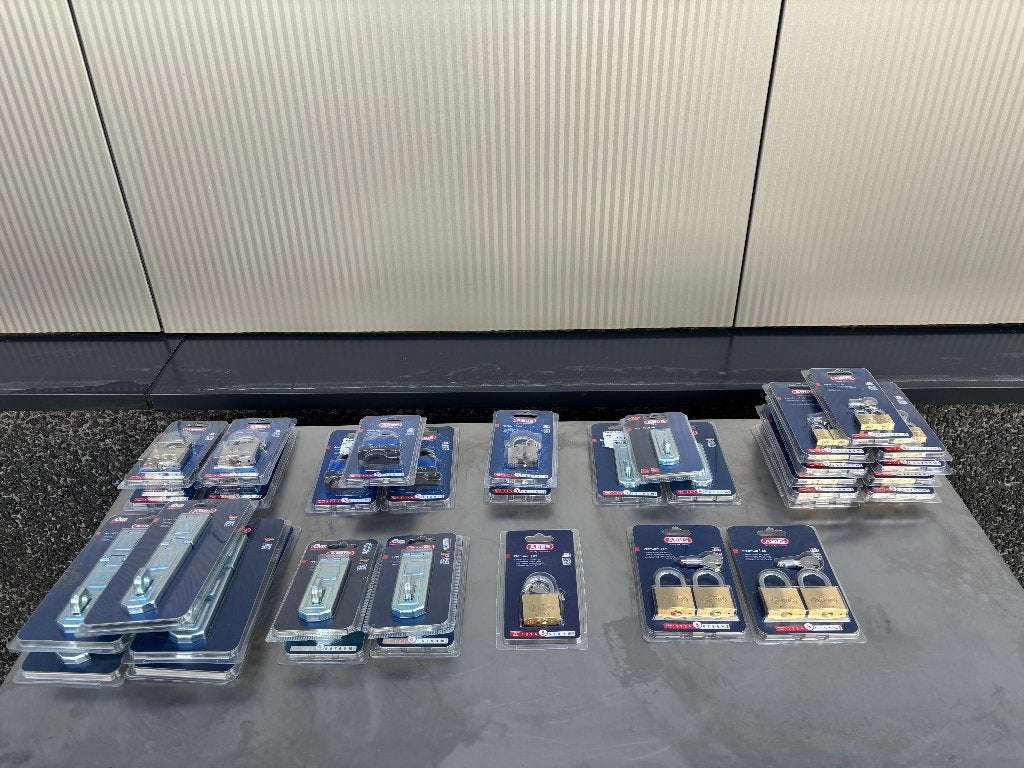 Partij met Abus sloten ( nieuw ) 91 stuks - Goedkoop, Ophalen, ABUS August Bremicker Söhne KG Altenhofer Weg 25 58300 Wetter, Info@abus.de