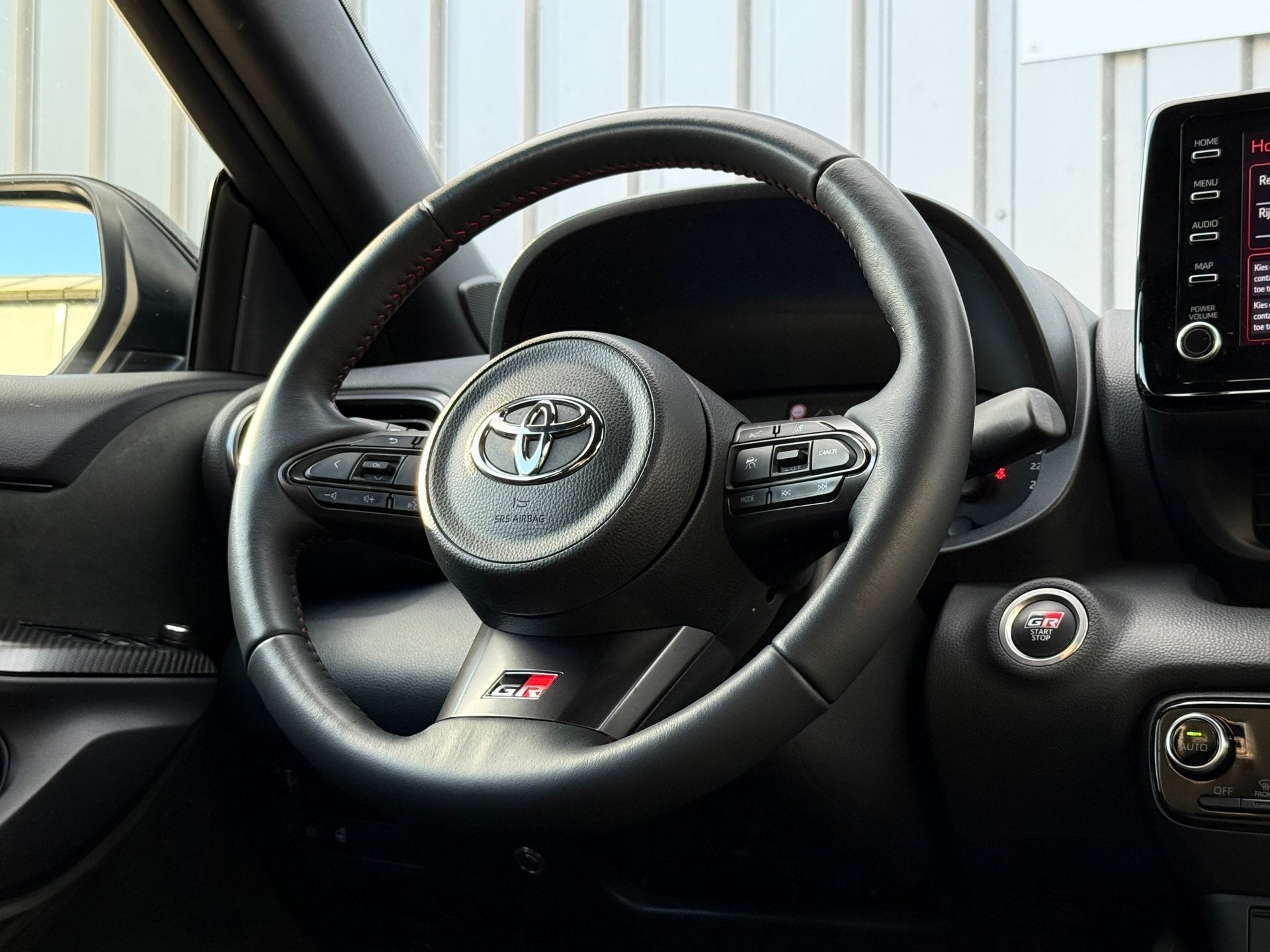 Toyota Yaris 1.6 GR Performance|Dealer onderhouden+beurt toy, Auto's, 13 km/l, Dealer onderhouden, 1618 cc, Gebruikt