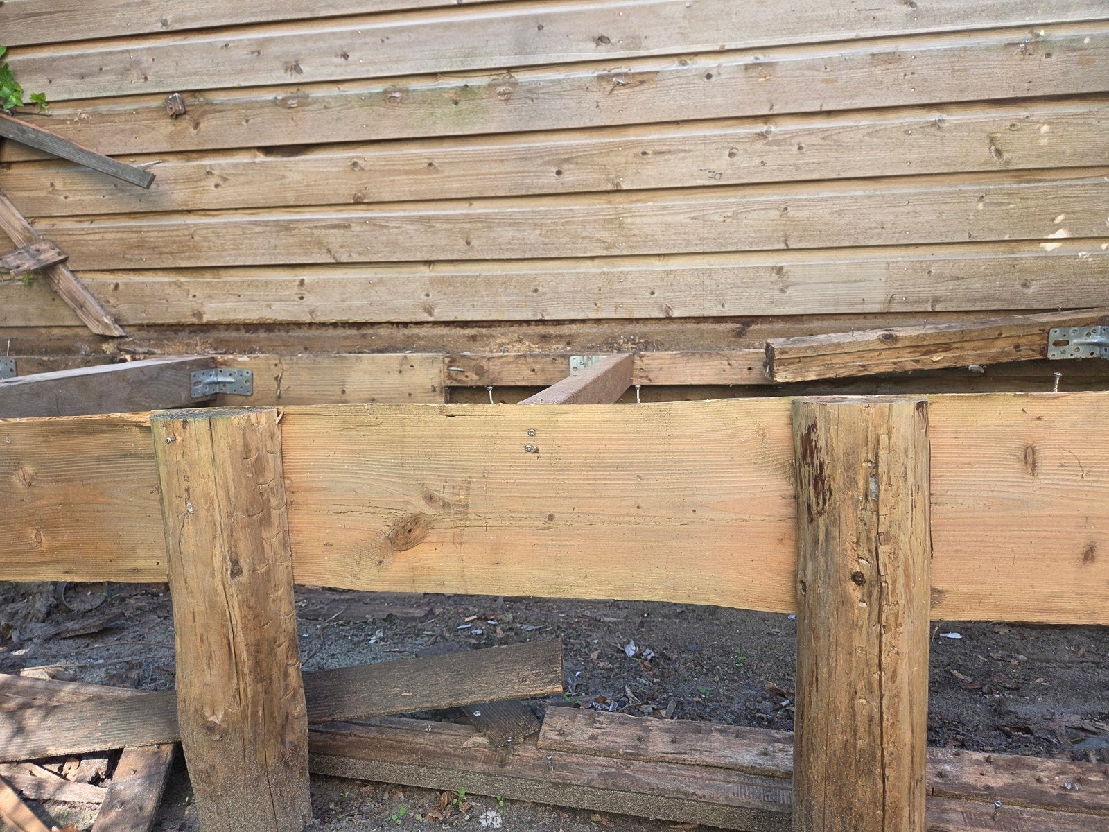 Gebruikte houten balken en palen voor diverse projecten, Ophalen, Gebruikt, 200 tot 250 cm, 50 mm of meer