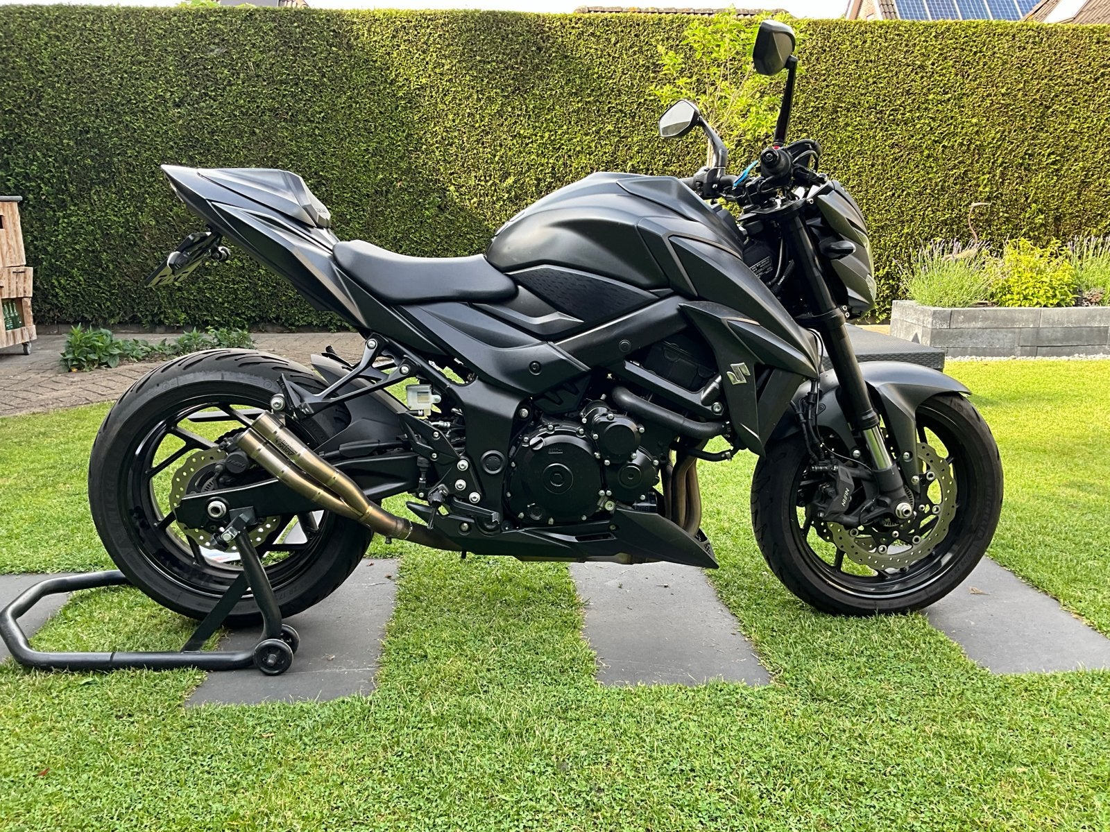 Suzuki GSX-S750 (ABS) Mat Zwarte Naked Bike, 750 cc, 4 cilinders, Motorrijbewijs A, Gebruikt