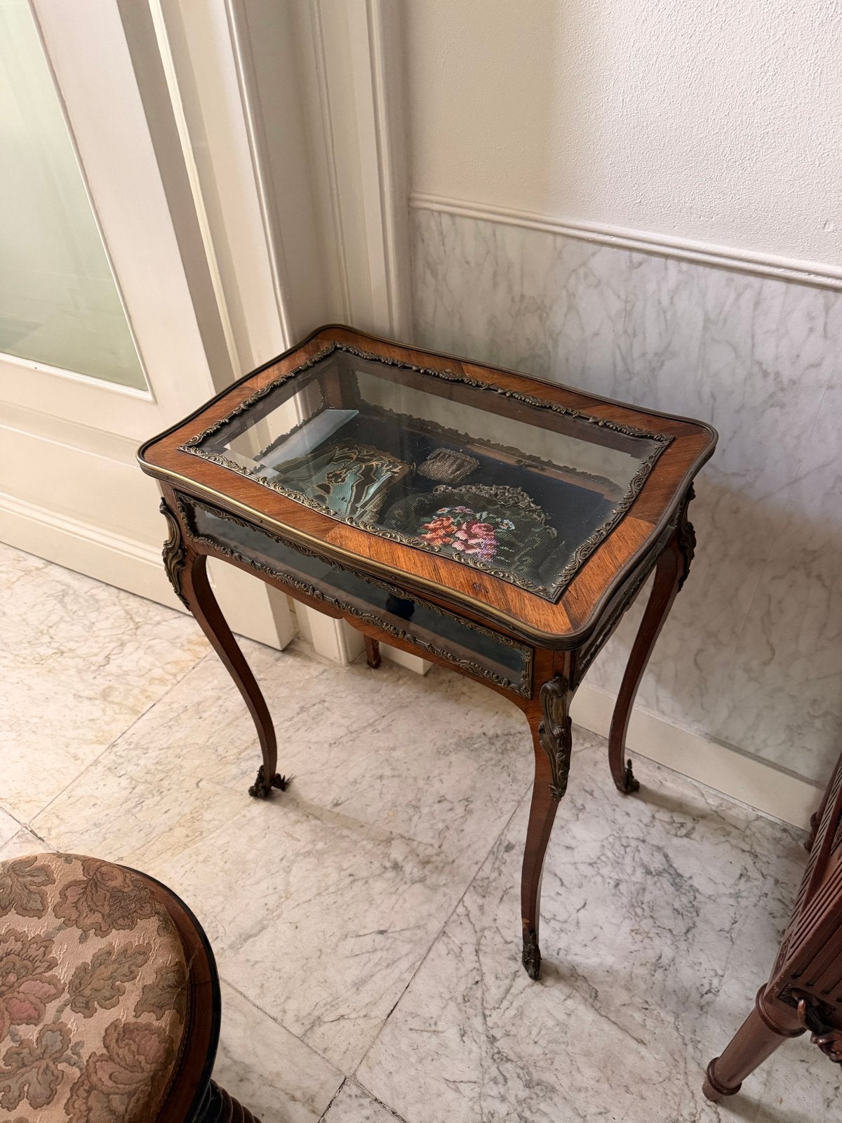 Antieke Vitrine Tafel - Decoratief Lodewijk de xv 1880, Ophalen