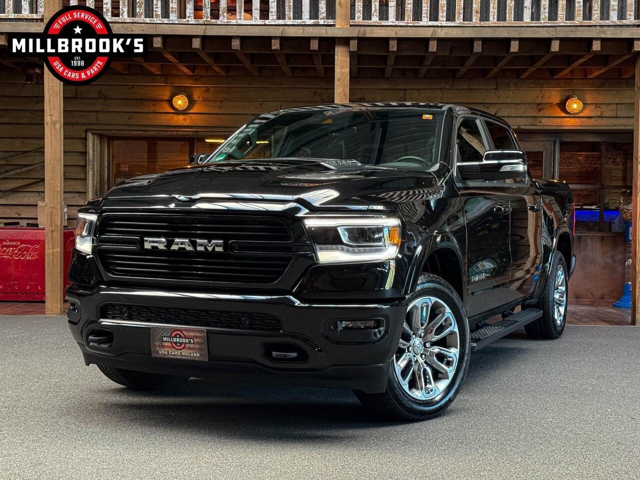 Dodge Ram 1500 Laramie Sport Pentastar, origineel Nederlands, Auto's, Automaat, Gebruikt, Euro 6, Zwart