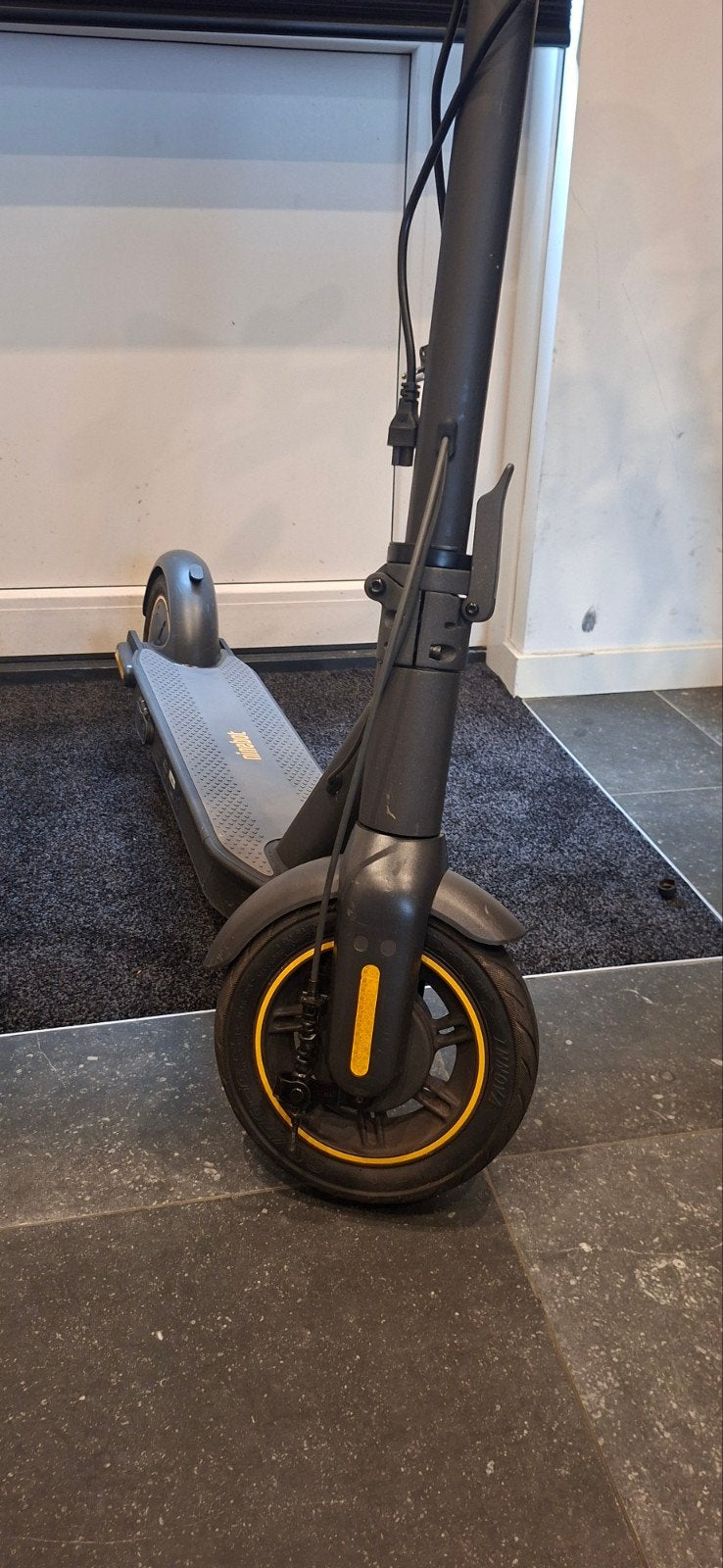 Ninebot G30 max elektrische step - Nieuwe banden en remmen, Ophalen, Zo goed als nieuw, Elektrische step (E-scooter), Ninebot