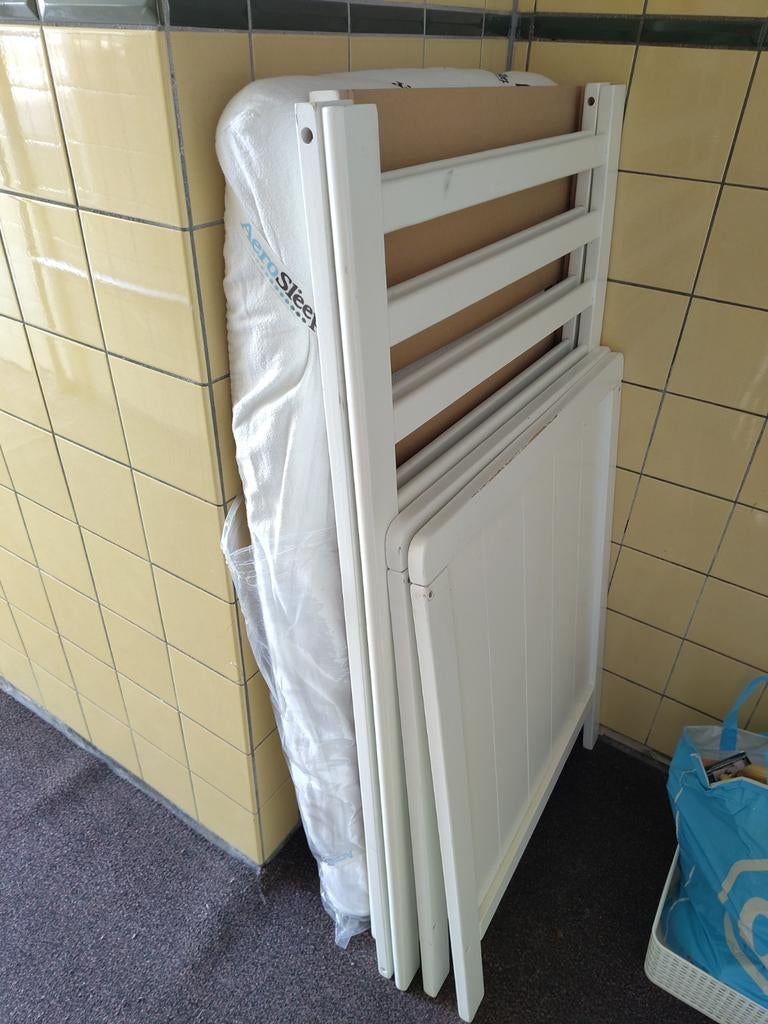 Lief wit ledikant met matras - stevig, 3 hoogtes, Ophalen, Zo goed als nieuw, Ledikant