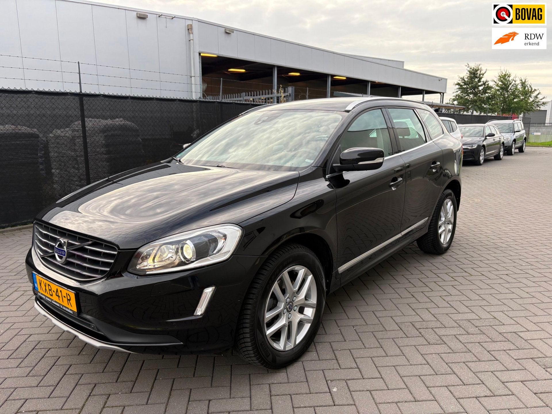Volvo XC60 2.4 D4 Polar+, Auto's, Dealer onderhouden, Gebruikt, 190 pk, 2000 kg