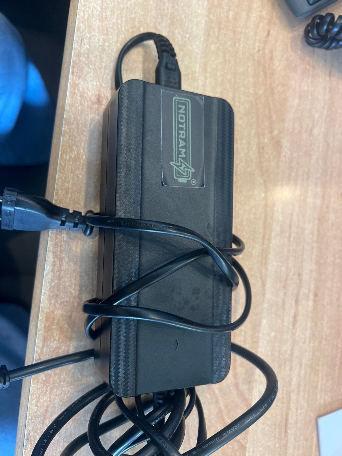 NOTRAM Oplader/Adapter, Ophalen of Verzenden, Gebruikt