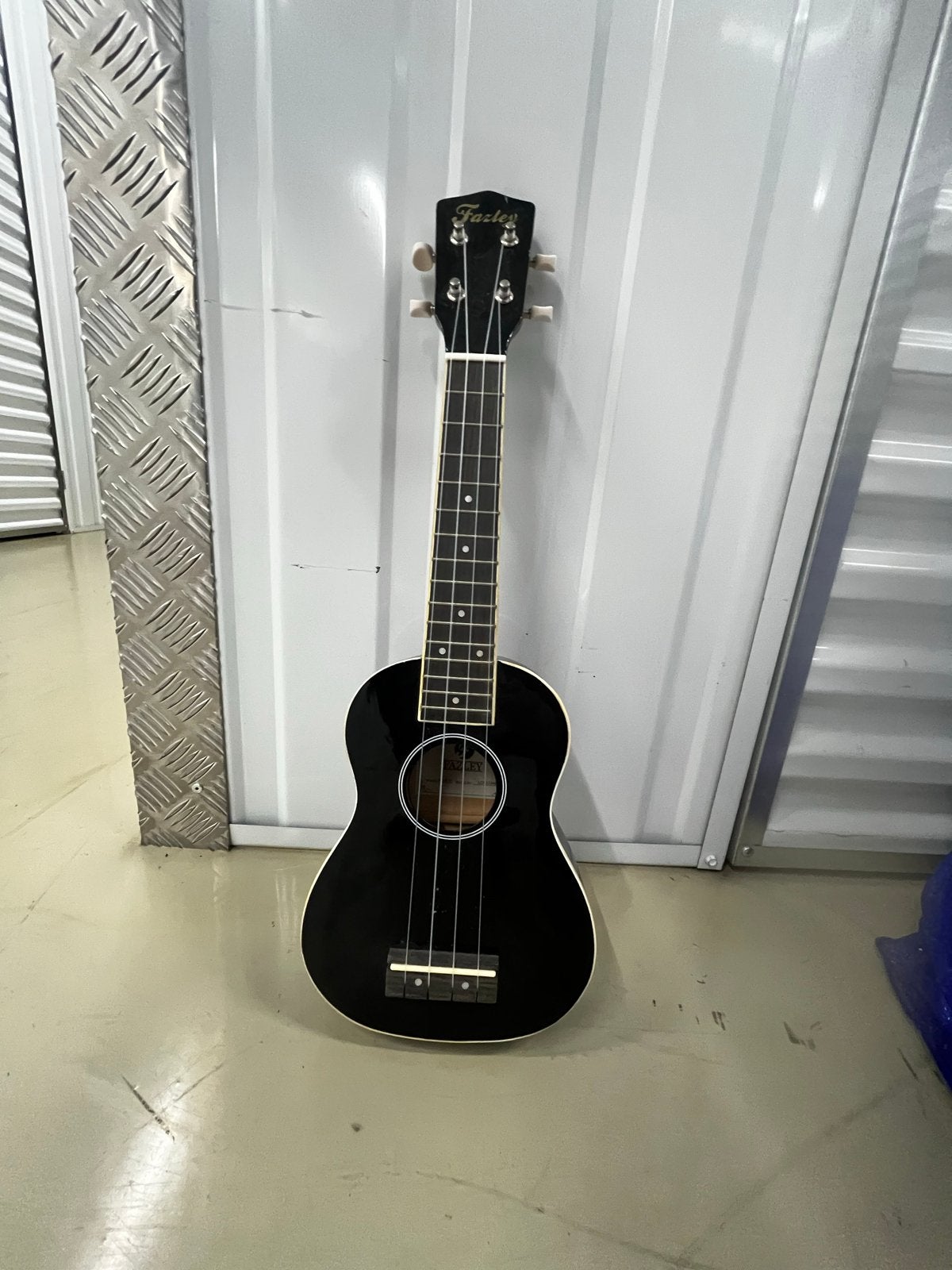 Fazley K218-W Zwarte Ukulele - Zo goed als nieuw, Ophalen of Verzenden, Zo goed als nieuw, Overige typen