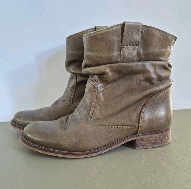 Cellini leren enkellaarzen maat 41, Kleding | Dames, Schoenen, Ophalen of Verzenden, Gedragen, Groen, Lage of Enkellaarzen