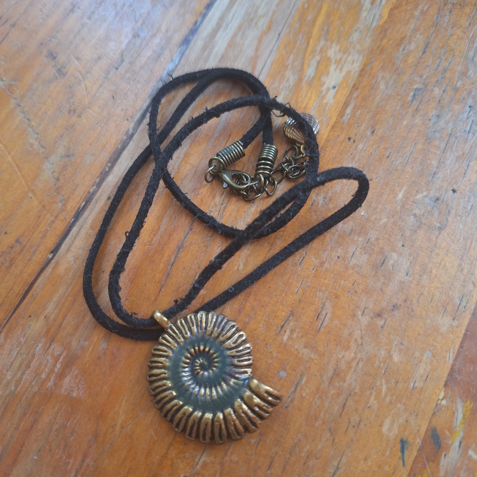 Uma's glow in the dark ketting hanger - the Descendants, Ophalen of Verzenden, Zo goed als nieuw, Jongen of Meisje