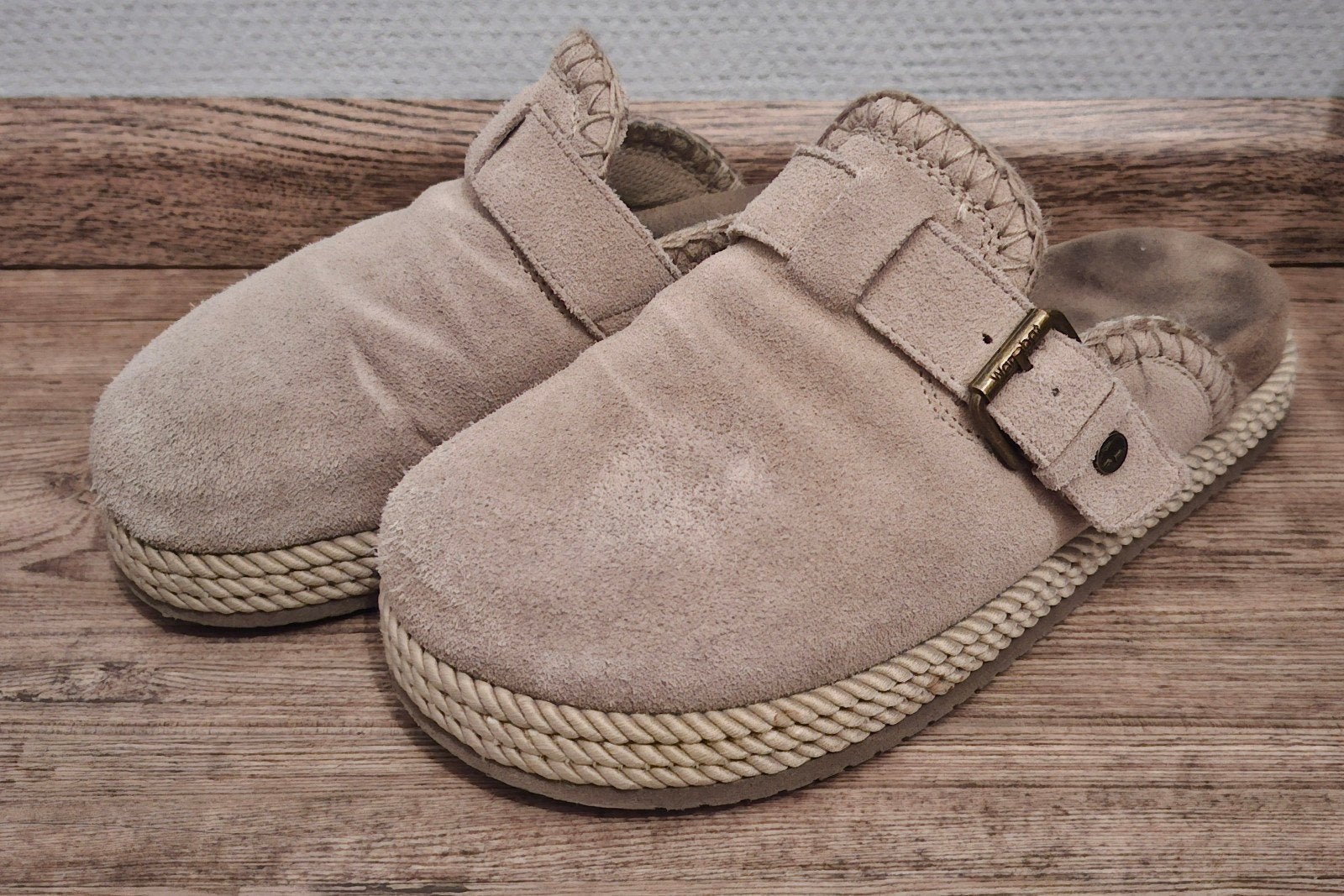 Warmbat pantoffels beige - Maat 40, Beige, Ophalen of Verzenden, Pantoffels of Sloffen, Gedragen