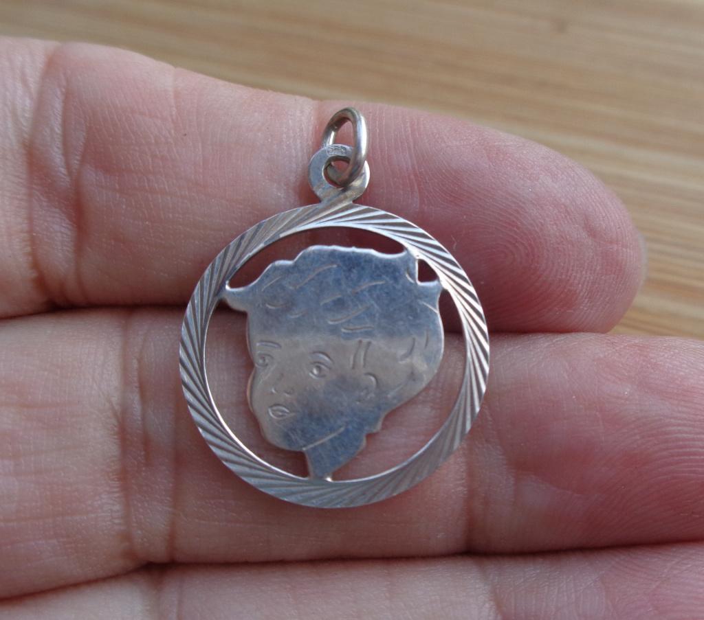 zilveren bedel/hanger kinderkopje [634], Sieraden, Tassen en Uiterlijk, Overige merken, Verzenden, Zo goed als nieuw, 1 bedel