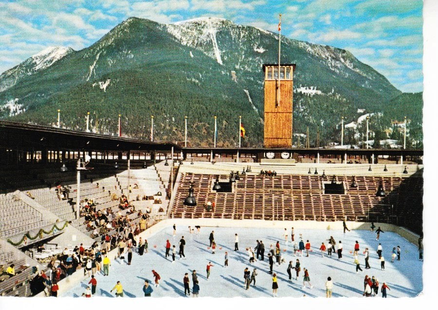 Olympia-Eisstadion Garmisch-Partenkirchen tegen Wank (1780m), Ophalen of Verzenden, 1960 tot 1980, Gelopen, Duitsland