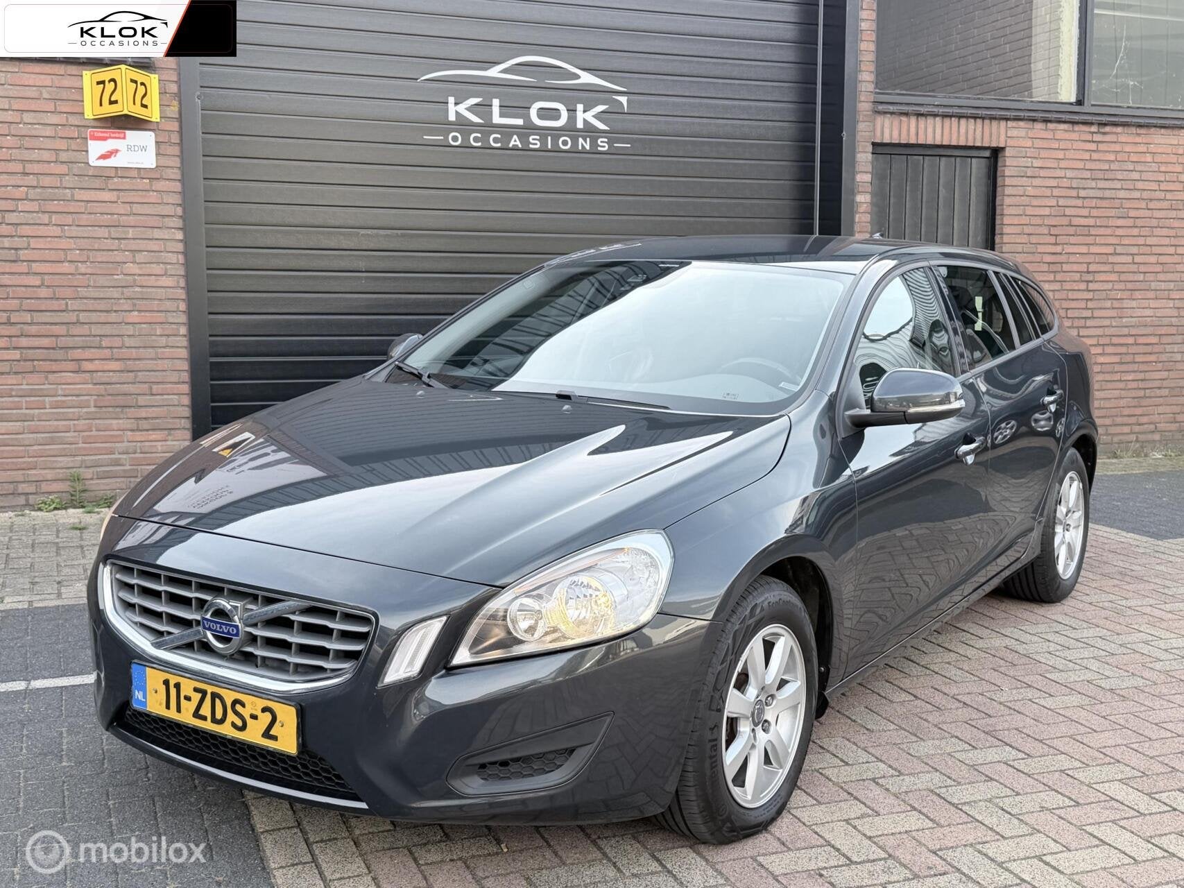 Volvo V60 1.6 T3 Kinetic NAP Automaat Navi Cruise Clima, Auto's, Volvo, Parkeersensor, 4 cilinders, 150 pk, 1451 kg