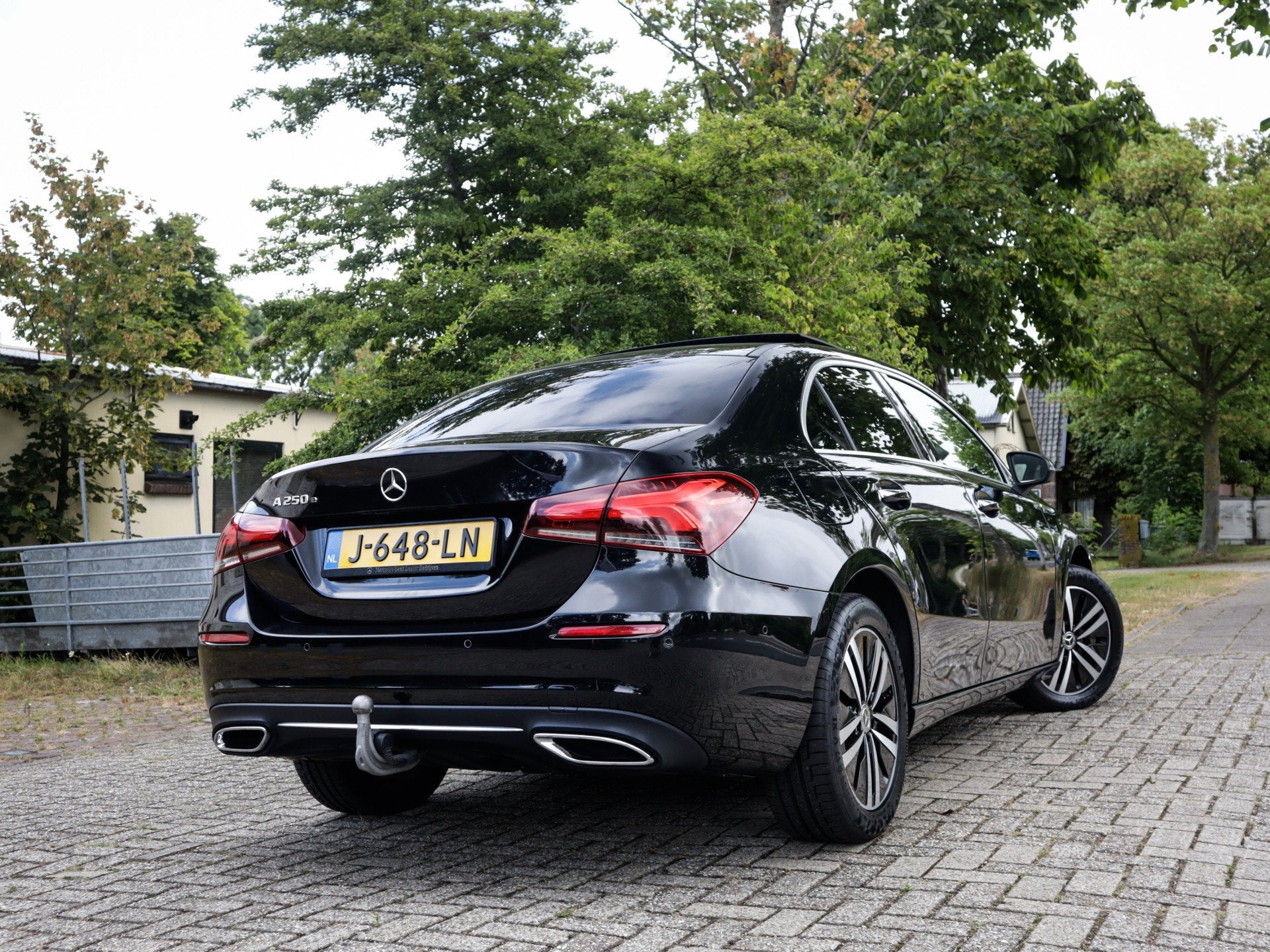 Mercedes-Benz A-Klasse 250 e Business Solution Luxury Limite, Auto's, Gebruikt, 4 cilinders, 15 kWh, Zwart