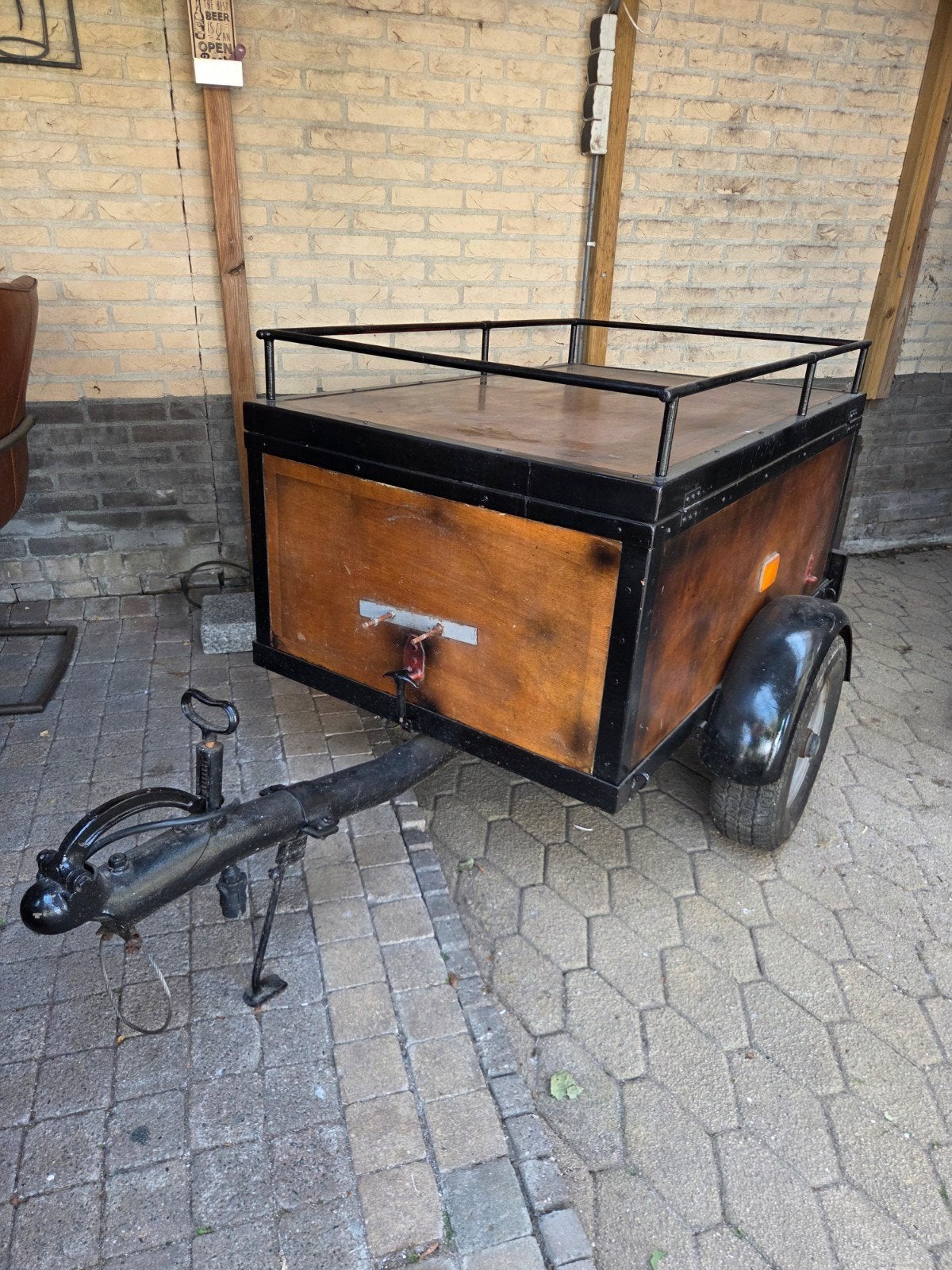 Stevige aanhanger met houten opbouw en imperiaal, Ophalen, Gebruikt