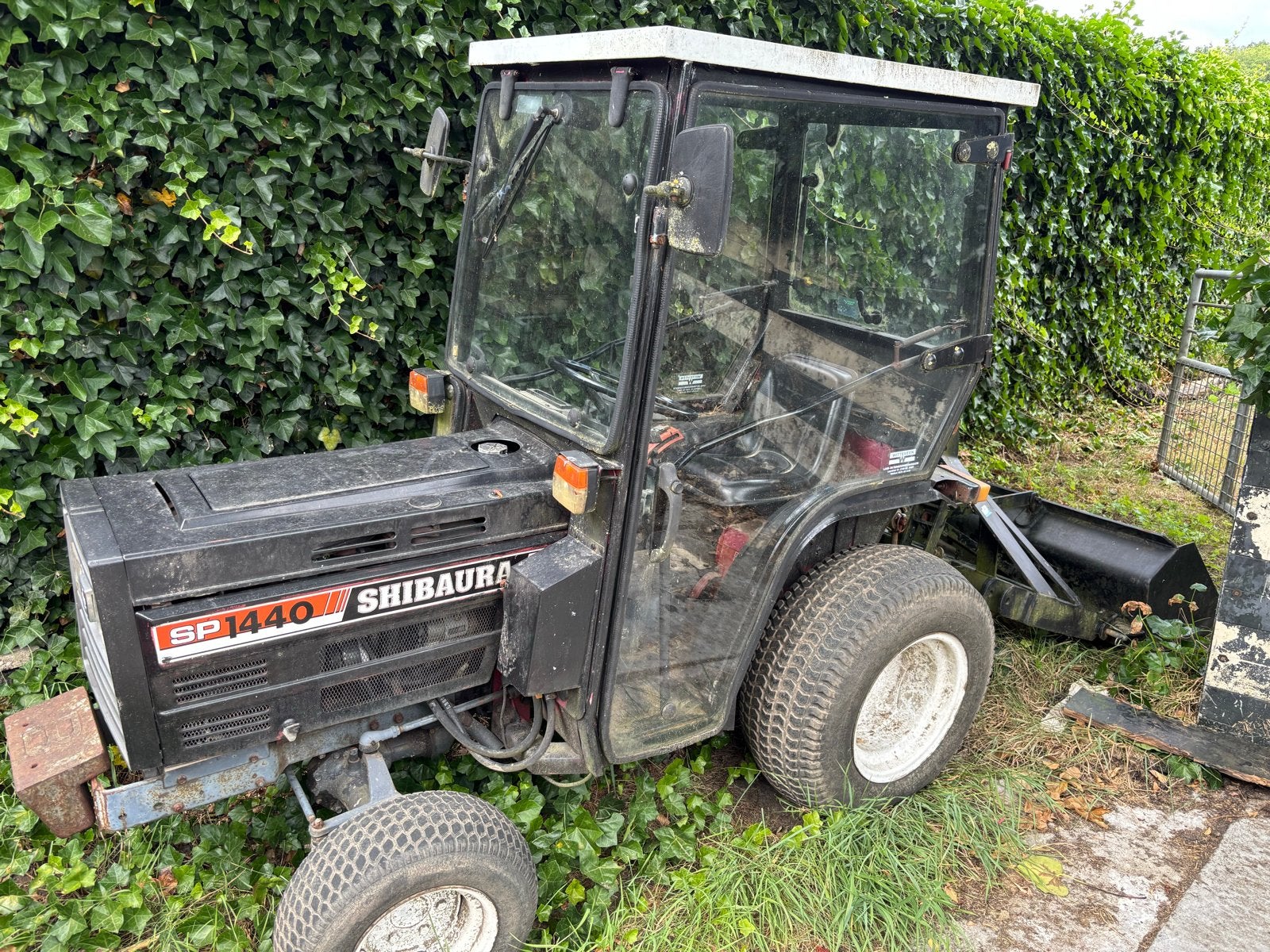 Shibaura SP1440 Compact Tractor met Cabine, Zakelijke goederen, Agrarisch | Tractoren, Gebruikt, Meer dan 10000, Tot 80 Pk, Ophalen