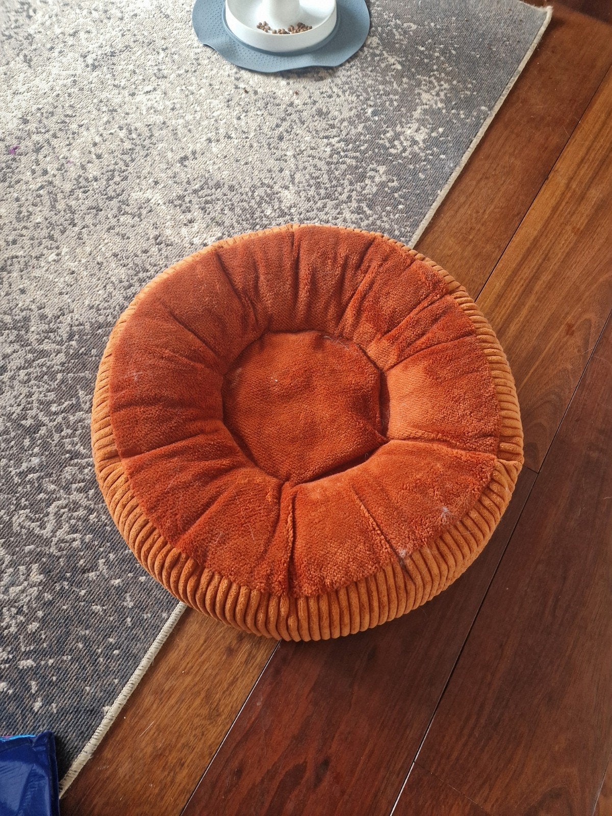 Designed by Lotte Ligmand Ribbed Kattenmand - Kattenkussen -, Mand, Textiel, Rond, Geribbeld