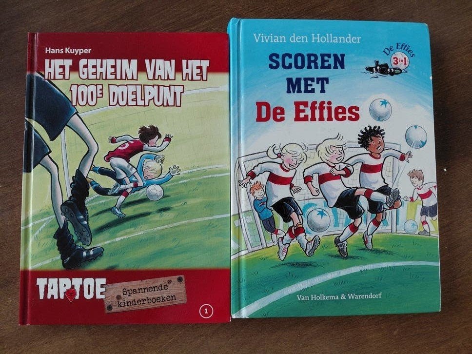 2 kinder leesboeken, thema voetbal, Ophalen of Verzenden, Gelezen, Hans Kuyper, Vivian den Hollander, Fictie