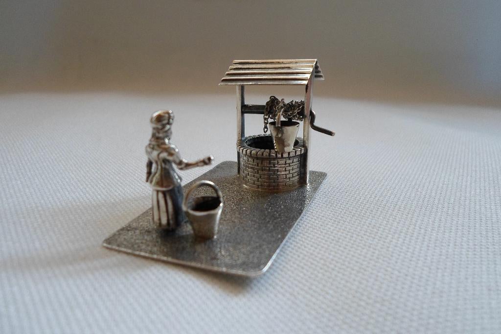 Zilver Miniatuur Vrouw Waterput, Ophalen of Verzenden, Zilver