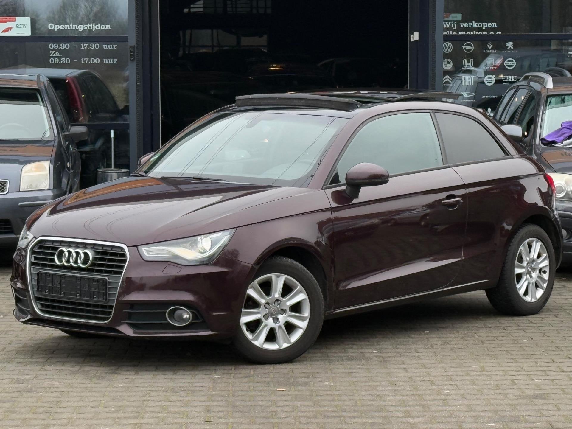 Audi A1 1.2 TFSI Pro Line S PANO/KEYLESS/STLVRM//BLUETOOTH/N, Auto's, Audi, Voorwielaandrijving, Zwart, 4 stoelen, Origineel Nederlands