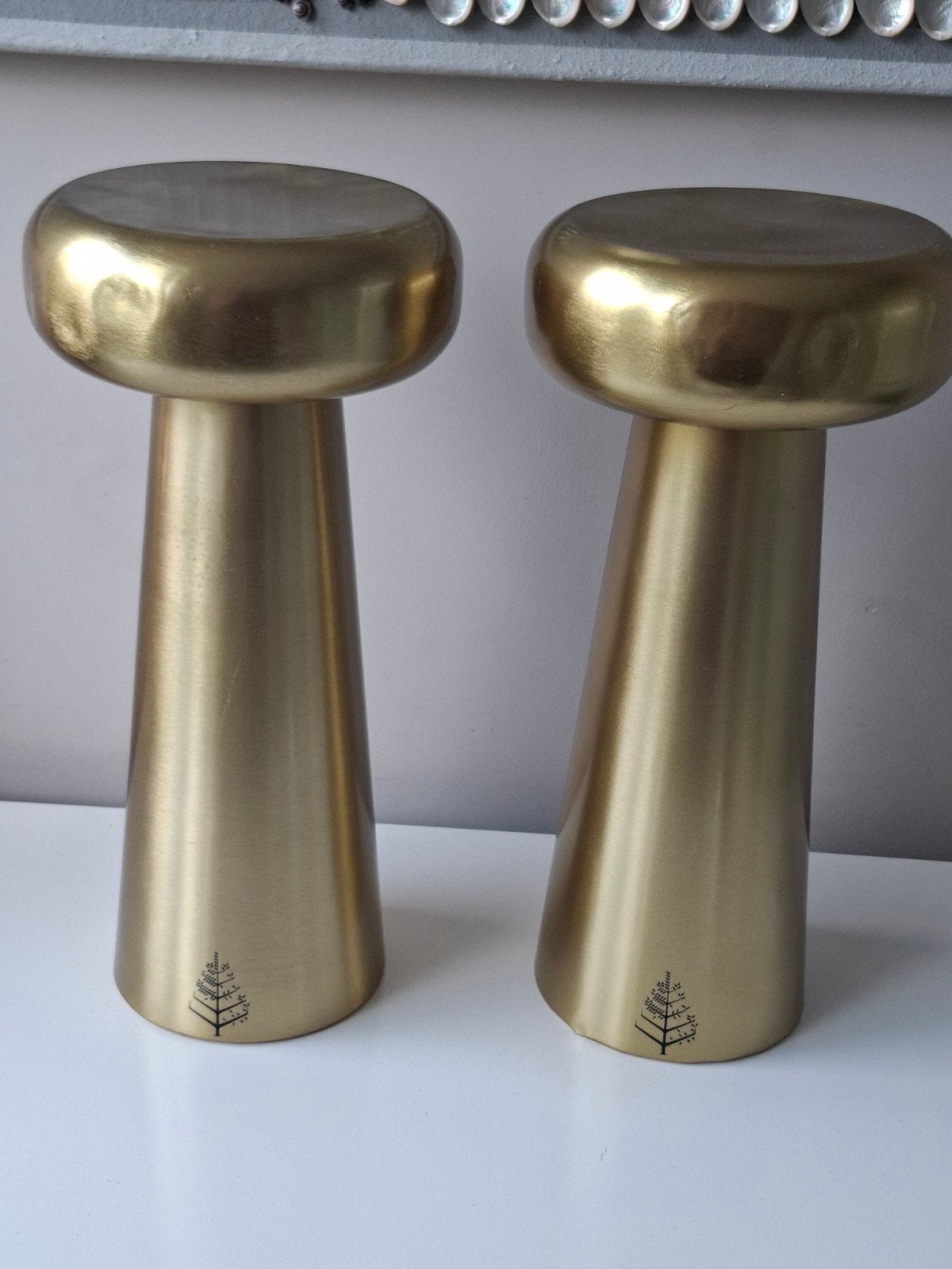 Set van 2 gouden bijzettafels/krukjes - Whopah design, Ophalen of Verzenden, Gebruikt, Metaal