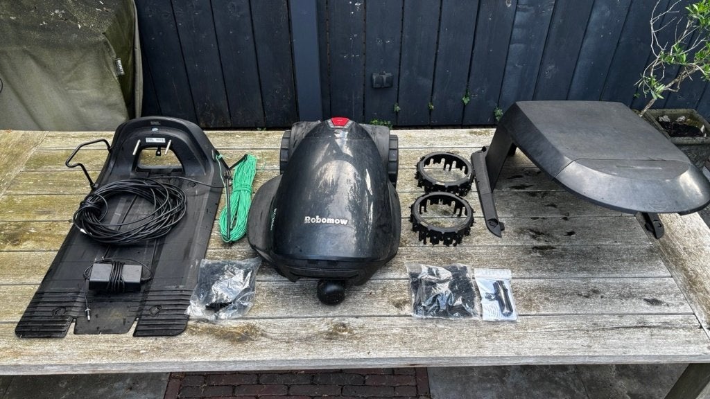 Robomow RC304u Complete Set | DEFECT!, Tuin en Terras, Robotmaaiers, Gebruikt, Minder dan 20 cm, Met regensensor, Bestuurbaar via app