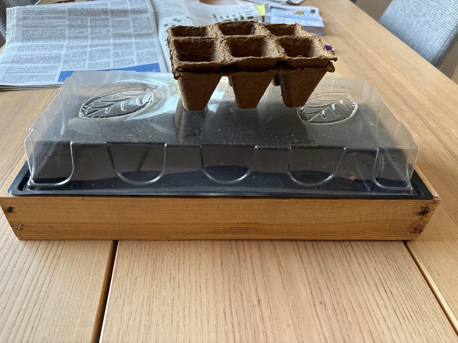 Kweekbak met deksel en kweekpotjes, Tuin en Terras, Kweekspullen, Ophalen of Verzenden, Gebruikt, Kweekbak