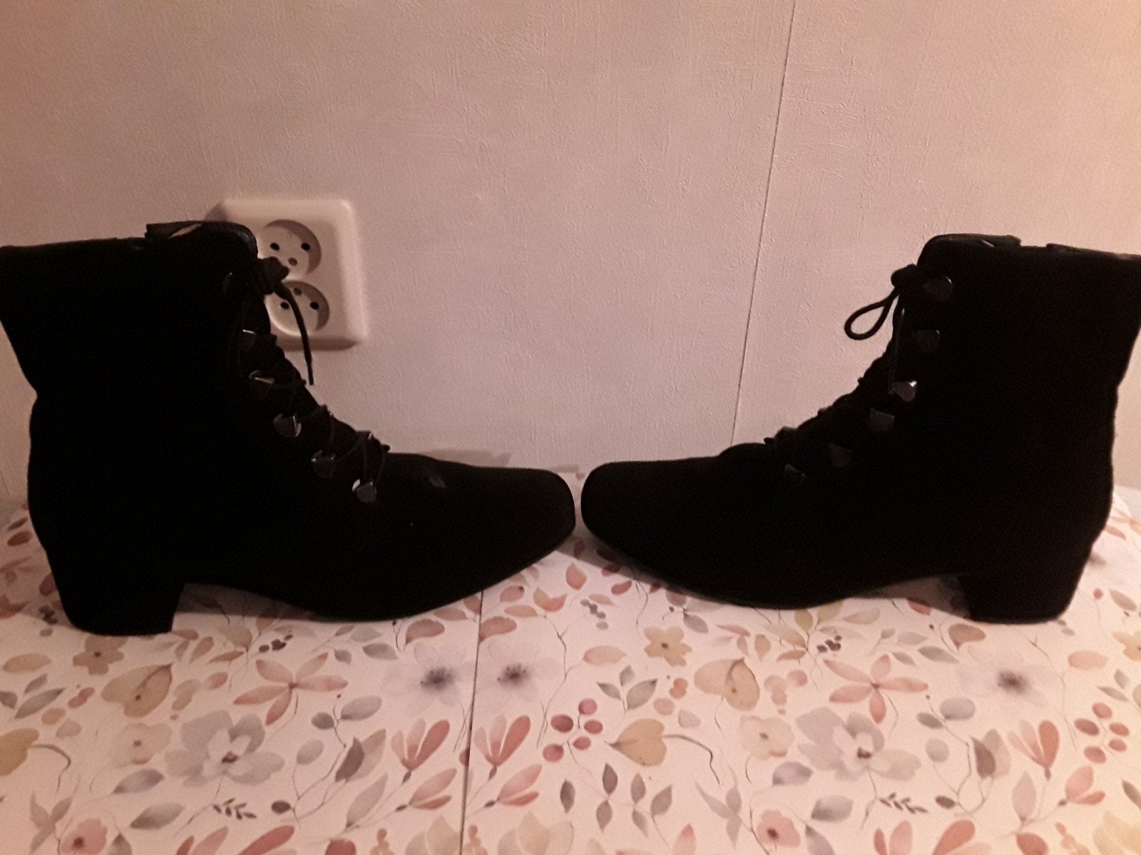 Verhulst veterlaarsjes, Kleding | Dames, Schoenen, Zwart, Verhulst, Ophalen of Verzenden, Sneakers of Gympen