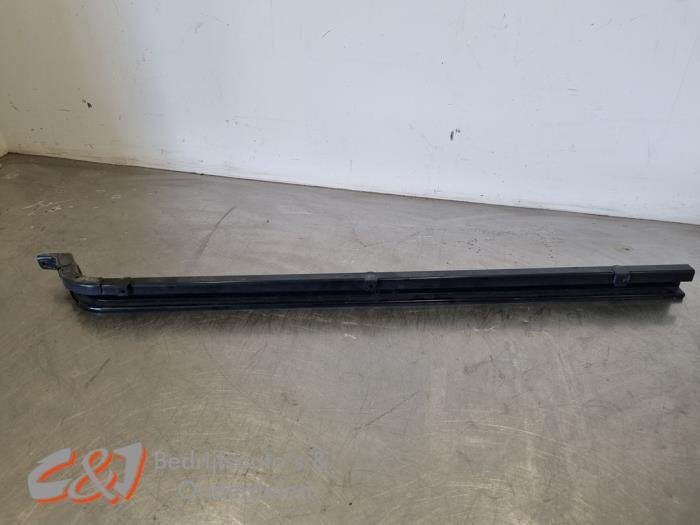 Schuifdeur Rail links van een Renault Trafic, Auto-onderdelen, Gebruikt, -, Renault, -
