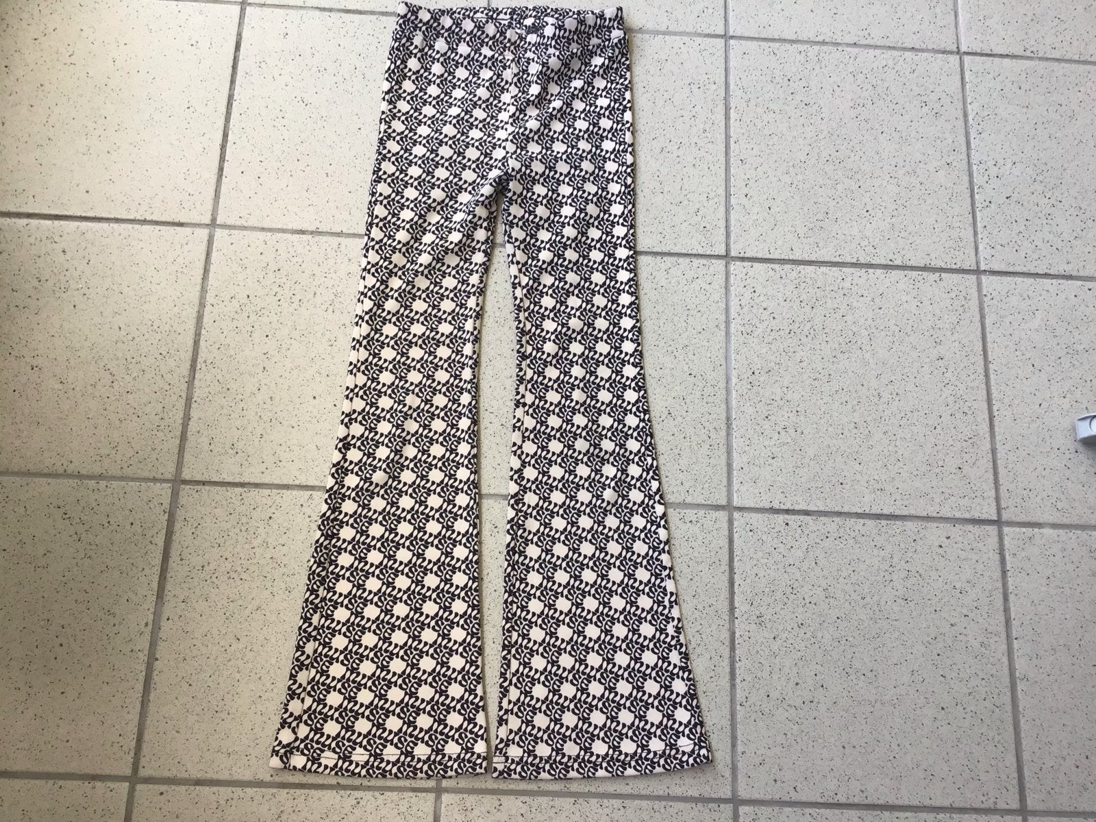 Shoeby flared broek met patroon - Zo goed als nieuw, Ophalen, Zo goed als nieuw, Zwart