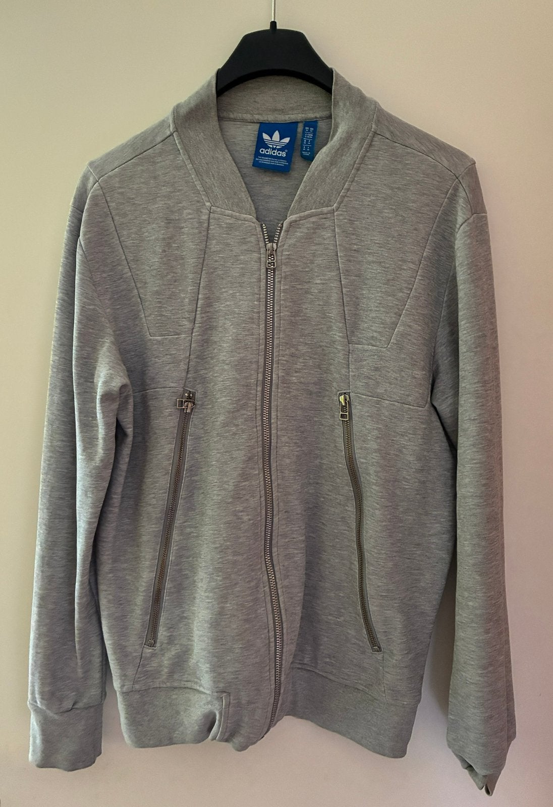 Grijs vest Adidas met rits, maat M, heren - jongens, Ophalen of Verzenden, Zo goed als nieuw, Maat 48/50 (M), Grijs