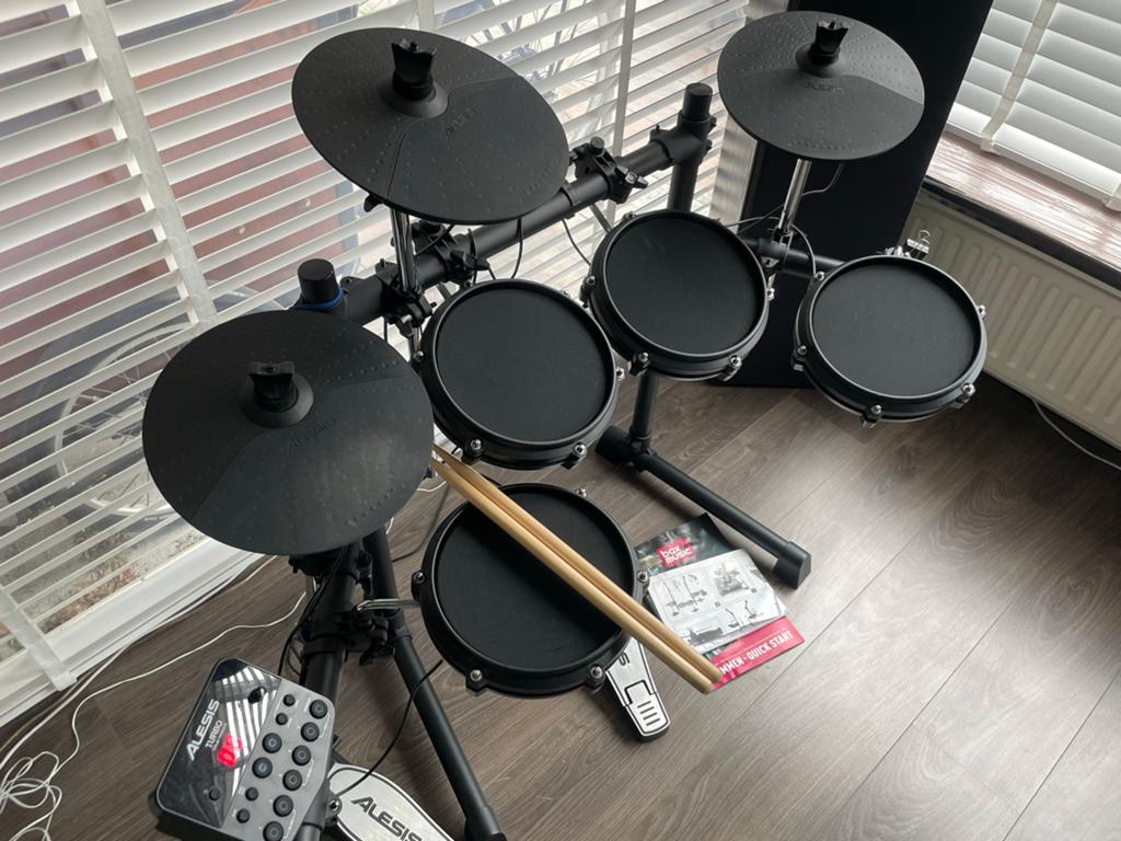 Alesis Turbo Mesh Kit - Elektronisch drumstel, Muziek en Instrumenten, Drumstellen en Slagwerk, Ophalen, Zo goed als nieuw, Overige merken
