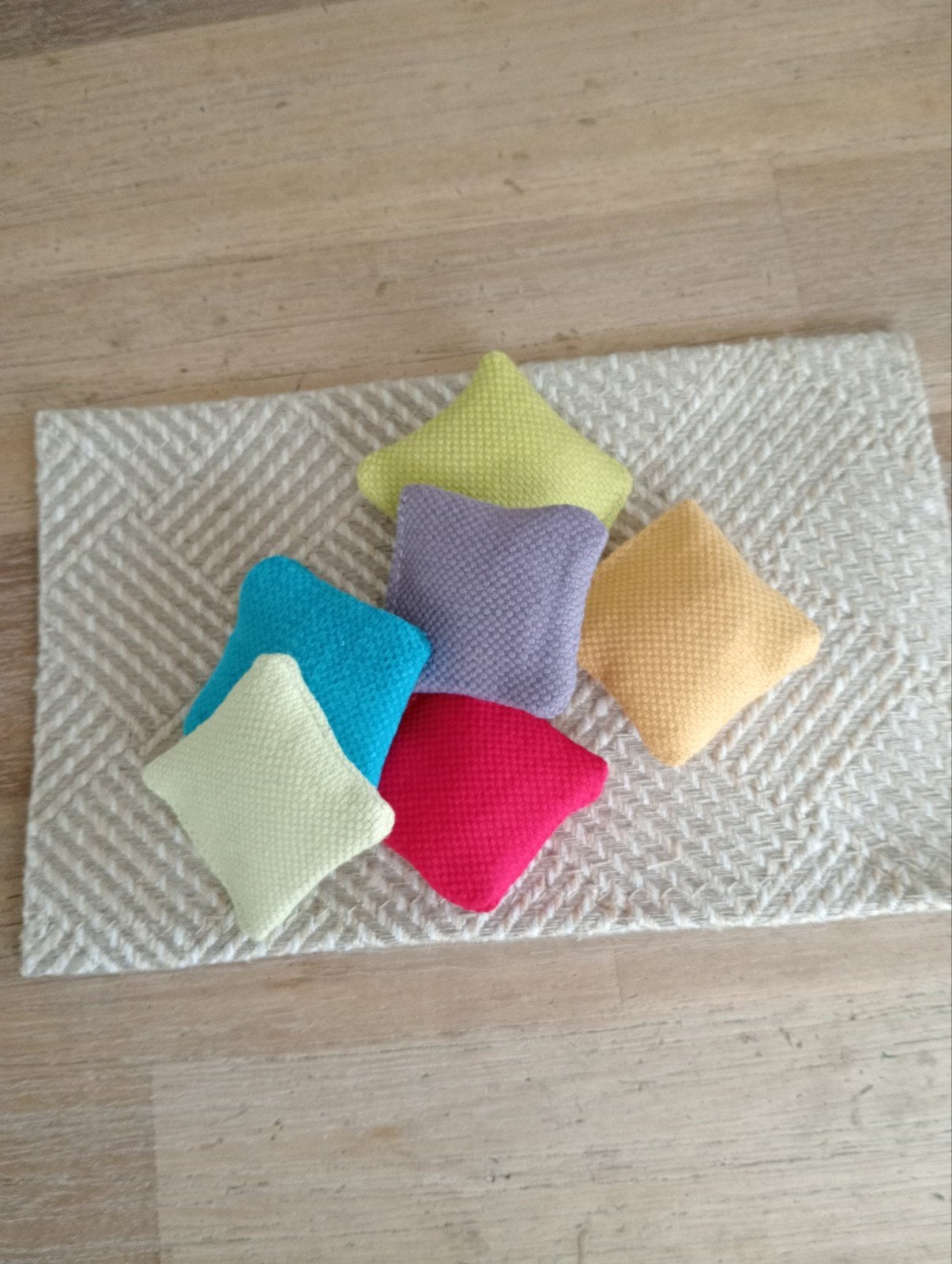 miniatuur sierkussentjes voor poppenhuis, Ophalen of Verzenden, Nieuw, Poppenhuis