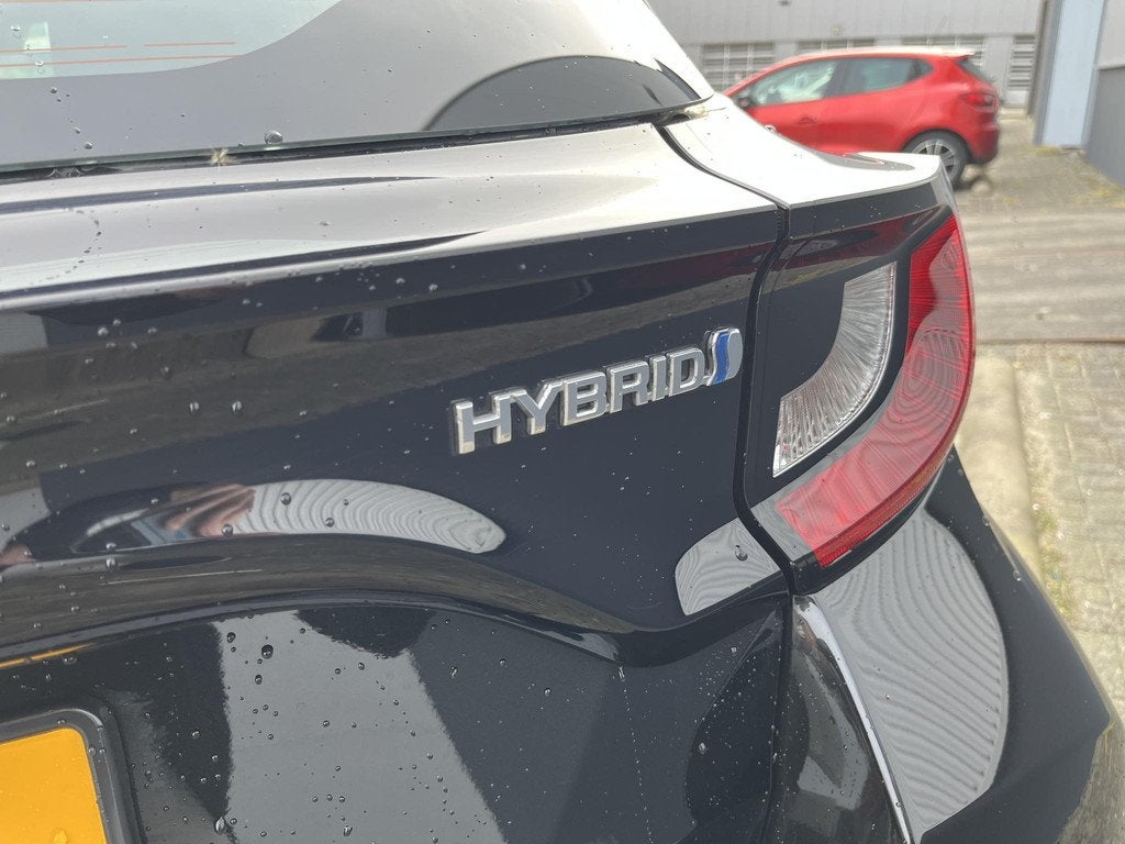 Toyota Yaris 1.5 Hybrid Active | Org NL | 1e Eigenaar | 17.7, Auto's, Toyota, Gebruikt, Bedrijf, 26 km/l, Hybride Elektrisch/Benzine