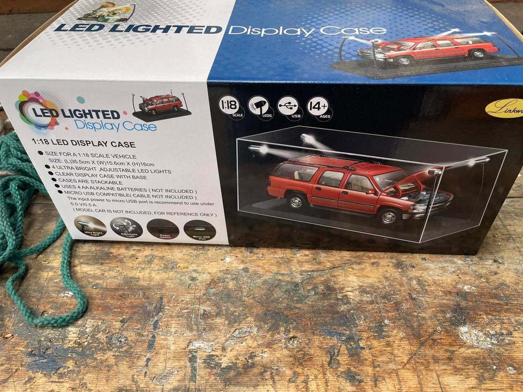 Led light vitrine kastje, Ophalen, Zo goed als nieuw, Groter dan 1:32