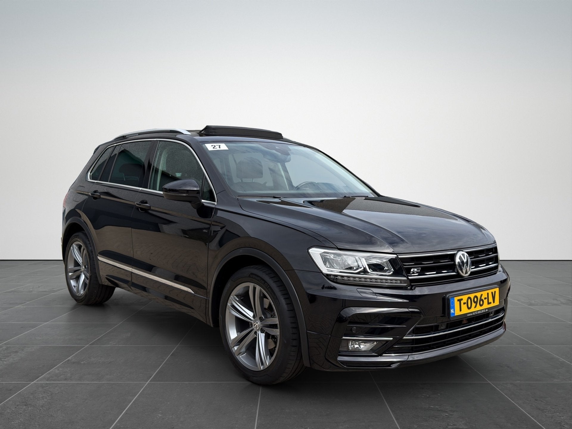 Volkswagen Tiguan 1.5 TSI ACT R-Line|Panoramdak|Trekhaak, Voorwielaandrijving, Dealer onderhouden, Euro 6, 150 pk